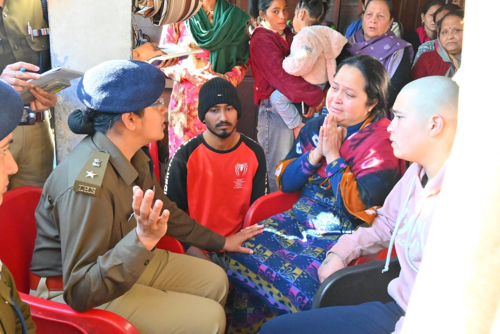 देहरादून हत्याकांड प्रकरण में एसपी मुख्यालय ने किया घटनास्थल का निरीक्षण परिवार का पक्ष सुनकर जुटाई अहम जानकारी, निष्पक्ष जांच का दिया भरोसा