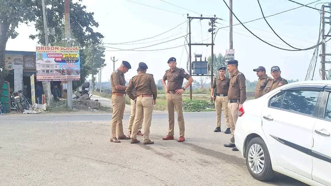 जनपद में लगातार हो रही सड़क दुघर्टनाओं के चलते मंगलवार एसएसपी मणिकांत मिश्रा ने खुद सड़क पर उतरकर निरीक्षण किया। एसएसपी ने सड़क दुर्घटनाओं पर सख्त कड़े निर्देश