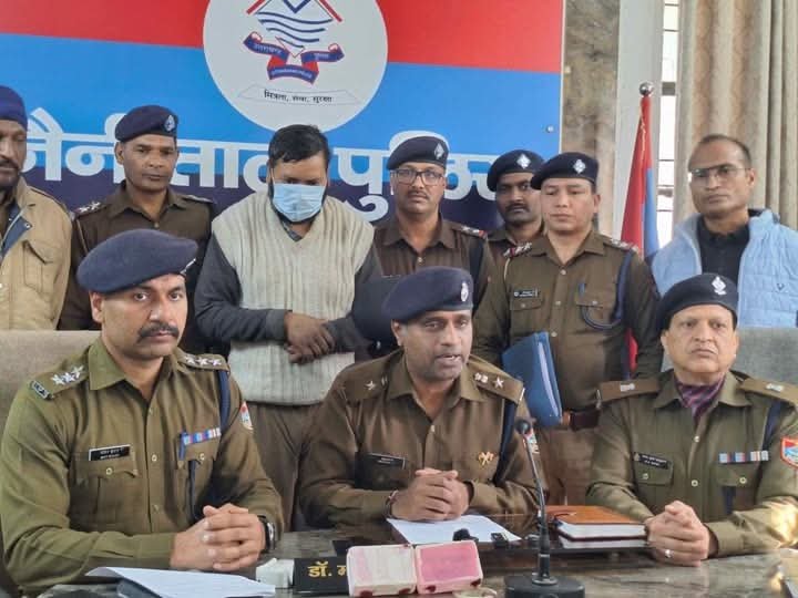 हल्द्वानी। मुखानी क्षेत्र में हुई चेन स्नैचिंग की घटना का पुलिस ने किया खुलासा।