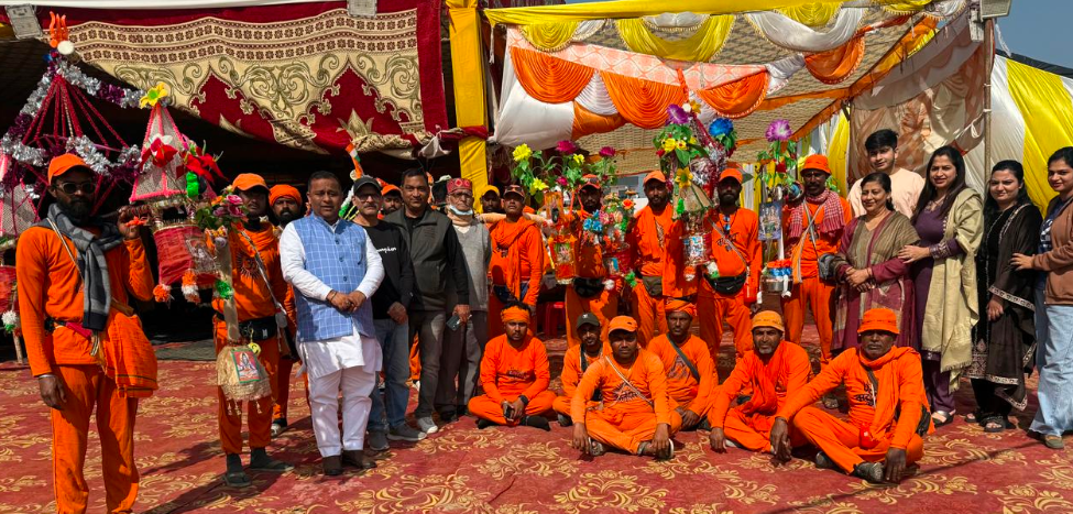 15 फरवरी को महाशिवरात्रि का पावन पर्व है। ऐसे में अब हरिद्वार से पवित्र गंगाजल लेकर कांवड़ियों का वापस लौटना शुरू