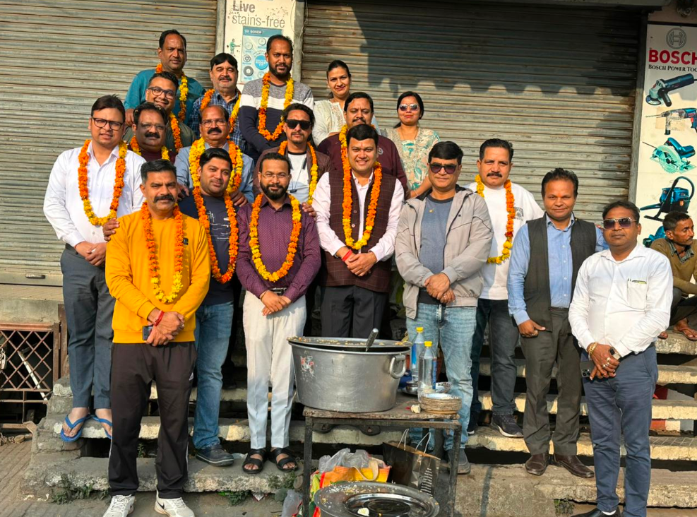 रुद्रपुर। आज महाराजा अग्रसेन चौक पर आयोजित निःशुल्क लंगर सेवा का शुभारंभ श्रद्धा एवं उत्साह के साथ संपन्न हुआ।